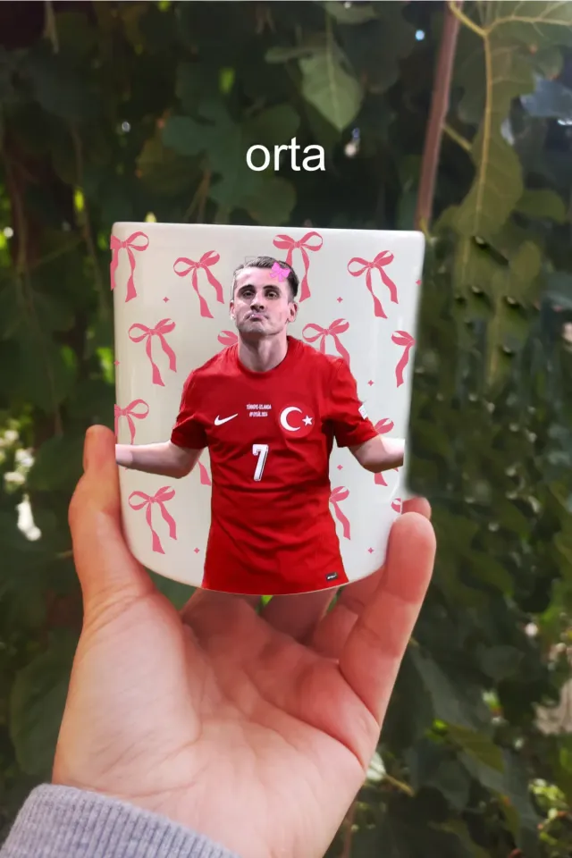 Fiyonklu Kerem Aktürkoğlu Sevinç Kupa Bardak