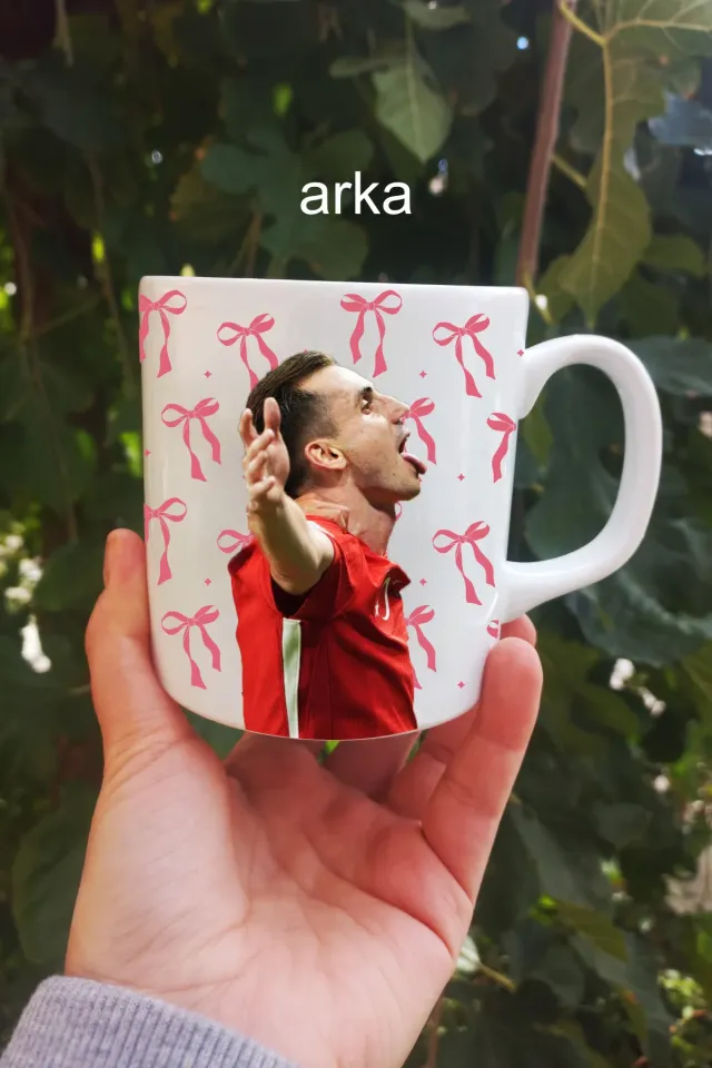 Fiyonklu Kerem Aktürkoğlu Sevinç Kupa Bardak