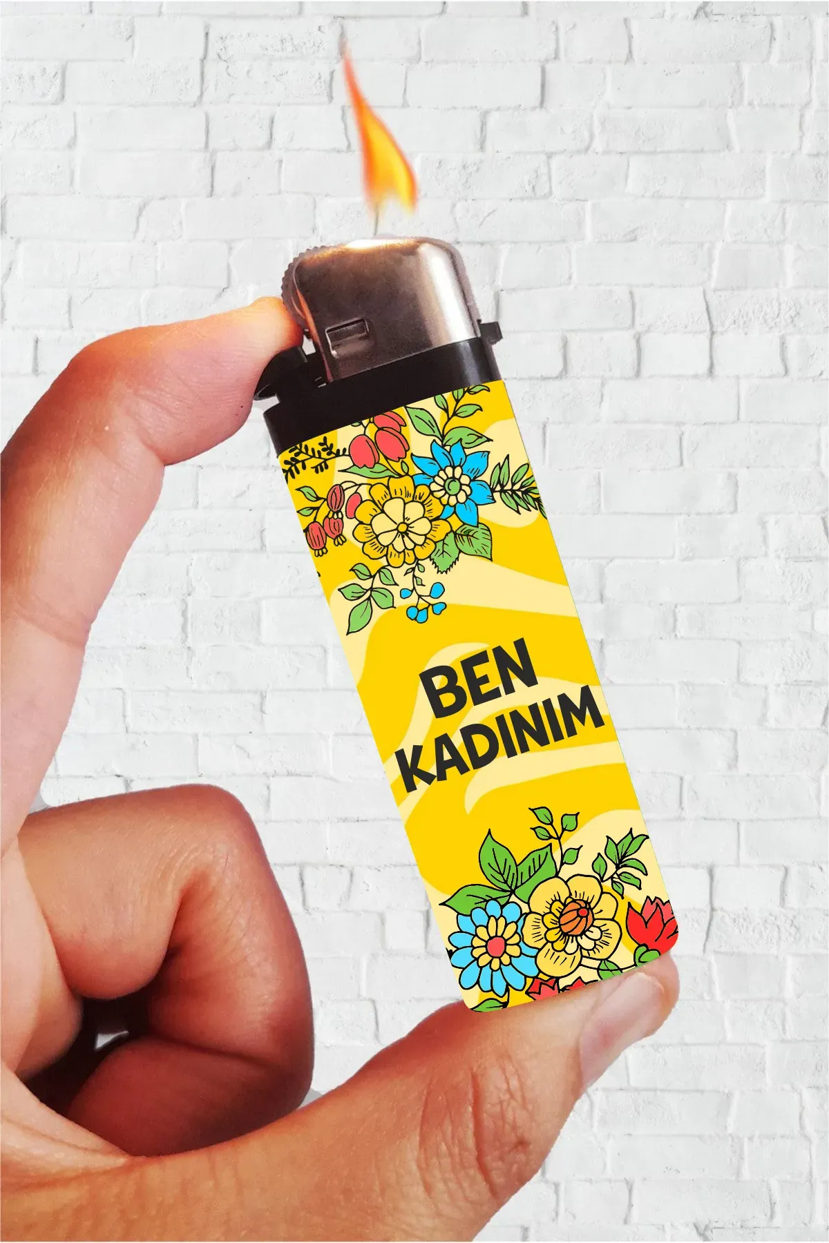 Ben Kadınım Erkekler Benden Uzak Durun Kaplamalı Çakmak