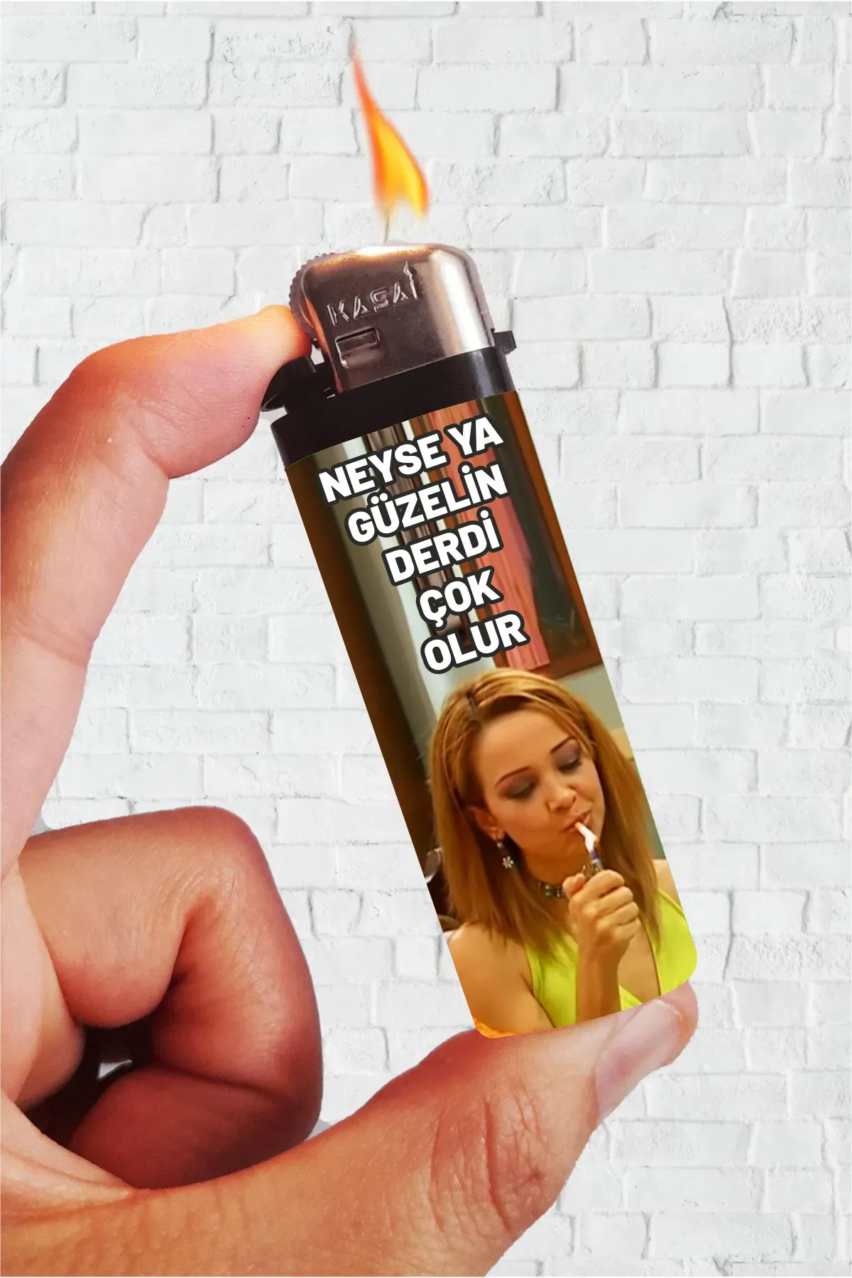 Güzelin Derdi Çok Olur Selin Full Kaplamalı Çakmak