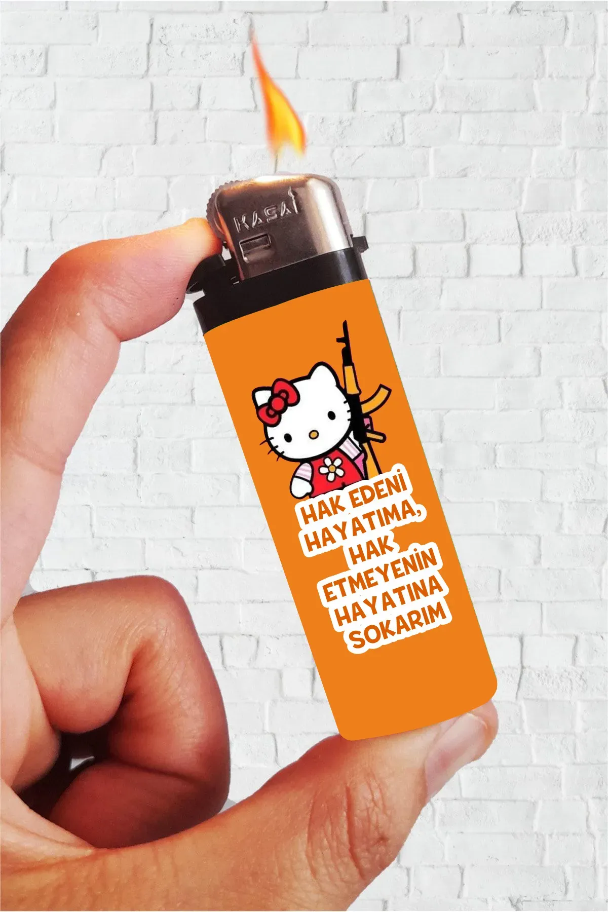 Hak Edeni Hayatıma Hak Etmeyenin Hayatına Hello Kitty Kaplamalı Çakmak