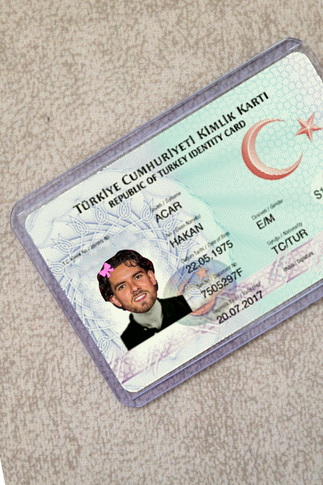 Fiyonklu Ferdi Kadıoğlu Şeffaf Kimlik Kılıfı - Ehliyet, Nufüs Cüzdanı, Okul Kartı, Akbil Kılıfı
